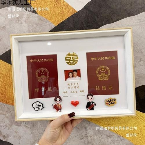 時光機里的米奇 定格婚禮甜蜜，“米奇相框擺臺”暢銷背后的儀式感經濟
